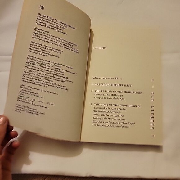 Travels in Hyperreality : Essays by Umberto Eco Paperback - Picture 5 of 6